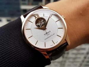Reloj Tissot elegante T063.907.36.038.00