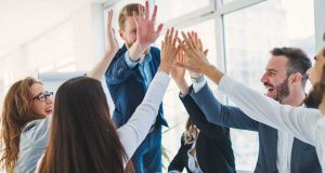 REgalos emprsariales: el reconocimiento por el trabajo realizado es tan importante como el regalo en sí