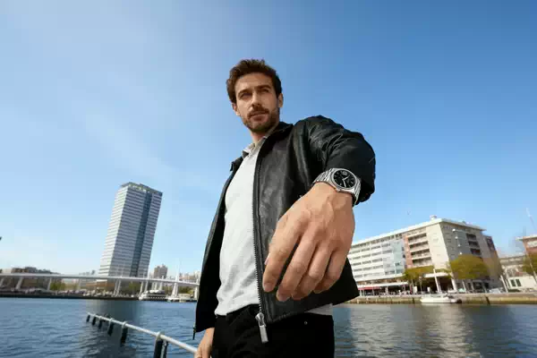 CAtálogo de relojes Tissot en el Showrrom del Edificio SAFICO