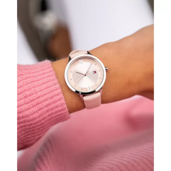 Reloj Tommy Hilfiger con correa de cuero rosa