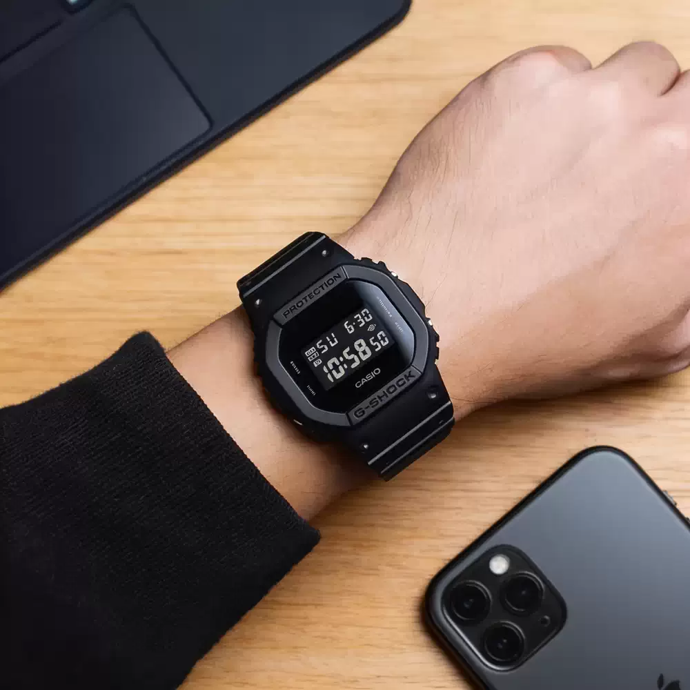 CASIO G-SHOCK DW-5600UBB-1 en el Showroom de Unitime Argentina