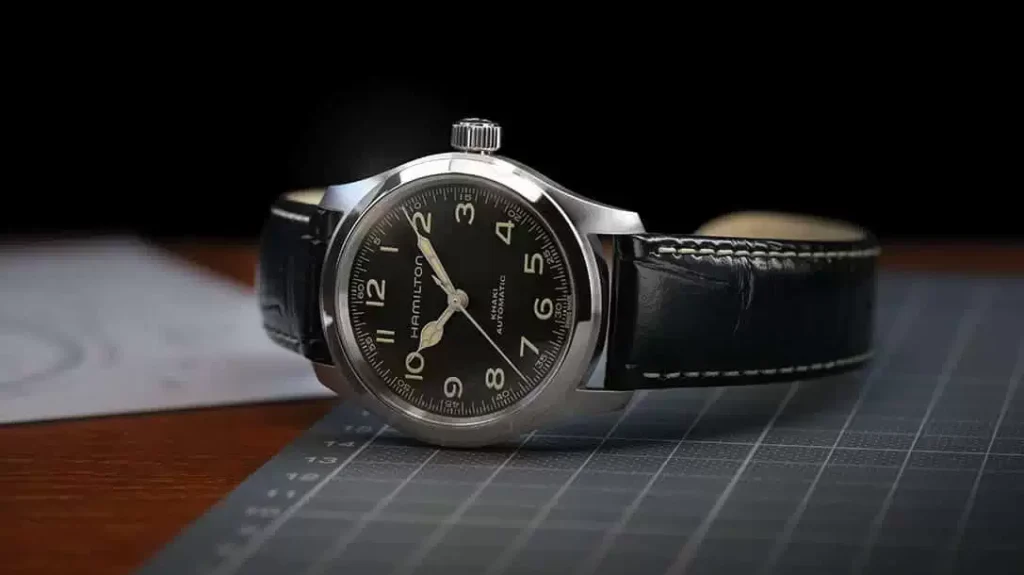 El Hamilton Khaki Field Murph es el icónico reloj de la película "Interstellar" de Christopher Nolan. Esta edición especial combina herencia cinematográfica con precisión suiza excepcional.