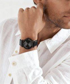 Cual es el precio de un MOVADO BOLD Evolution 3601123?Ideal para quienes marcan tendencia con sutileza. Disponible en UNITIME Argentina. Unisex, moderno y versátil, este reloj redefine el estilo ejecutivo con líneas limpias y presencia icónica. Distinción para todos los días.