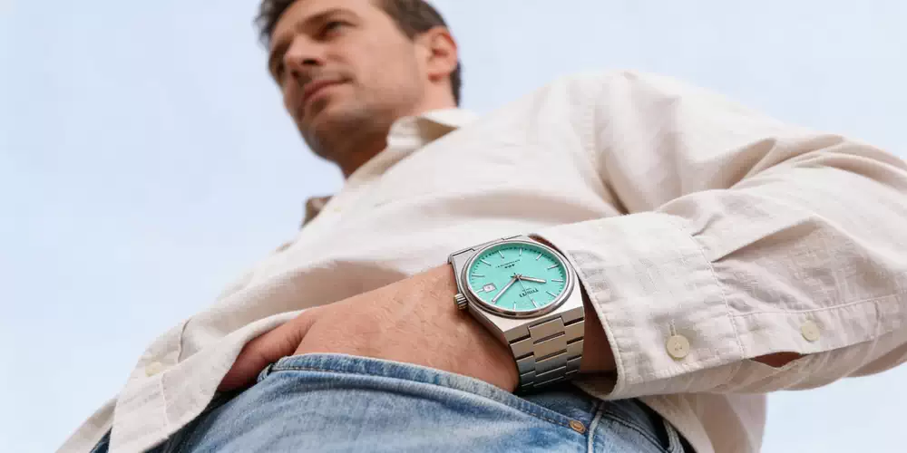 Reloj TISSOT PRX Powermatic 80 Automático con diseño retro contemporáneo y malla integrada de acero