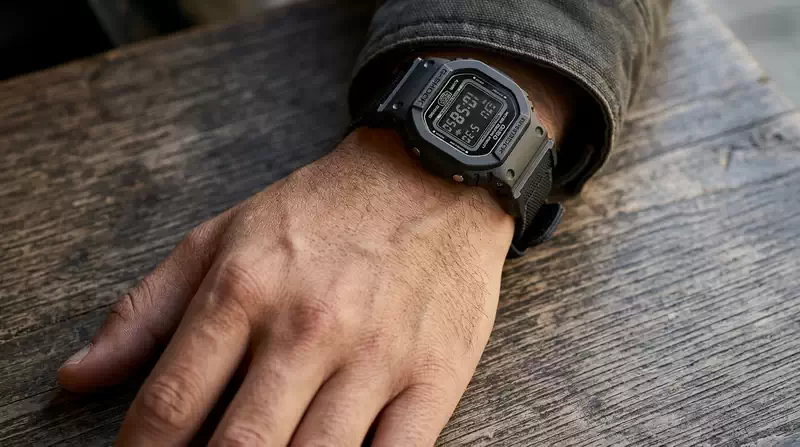 Reloj G-SHOCK DW-5600MNC-1 con caja negra, pantalla digital inspirado en la cultura urbana | Showroom Unitime Argentina