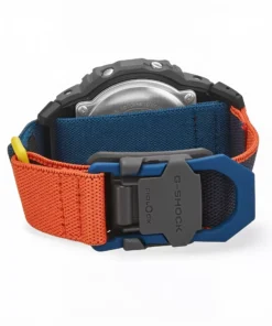 Reloj G-SHOCK DW-5600MNC-8A2 con caja gris, correa textil azul y naranja y cierre magnético