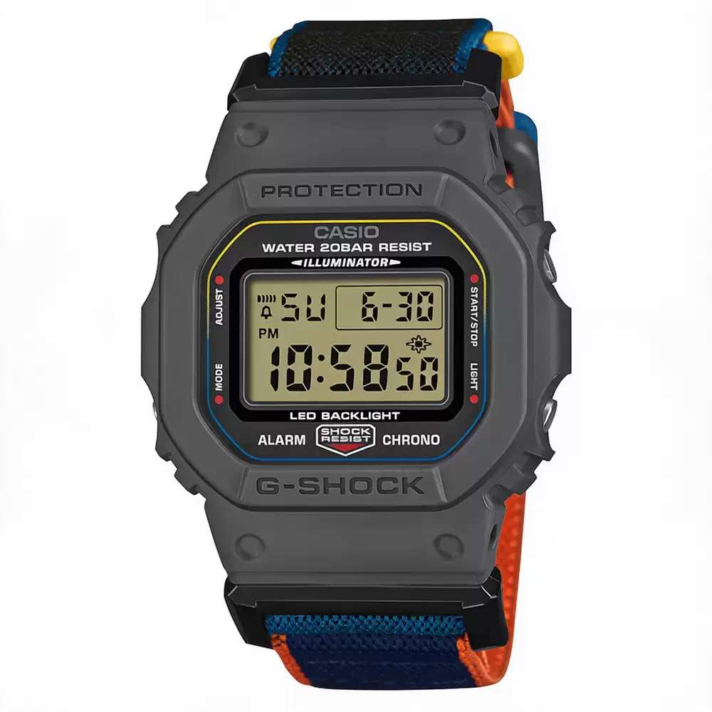 Reloj G-SHOCK DW-5600MNC-8A2 con caja gris, correa textil azul y naranja y cierre magnético