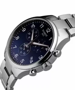 Tissot Chrono XL Classic T116.617.11.047.01 combinado con un estilo casual mostrando desde ángulo lateral