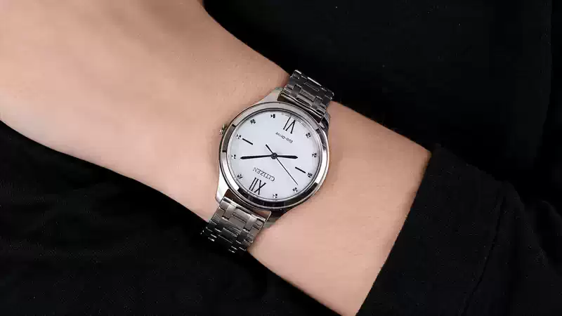 TIZEN Eco-Drive EM0500-73A en el Showroom de Unitime Argentina Reloj mujer CITIZEN Eco-Drive EM0500-73A con números romanos y esfera blanca