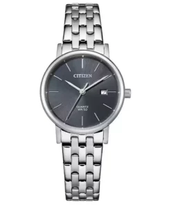 Vista frontal del CITIZEN Quartz EU6090-54H con esfera gris, fecha y malla de acero