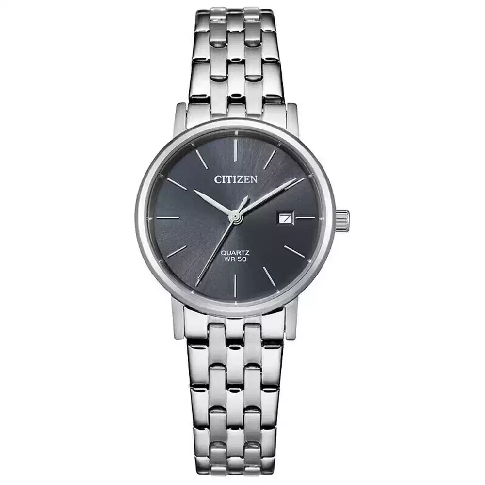 Vista frontal del CITIZEN Quartz EU6090-54H con esfera gris, fecha y malla de acero