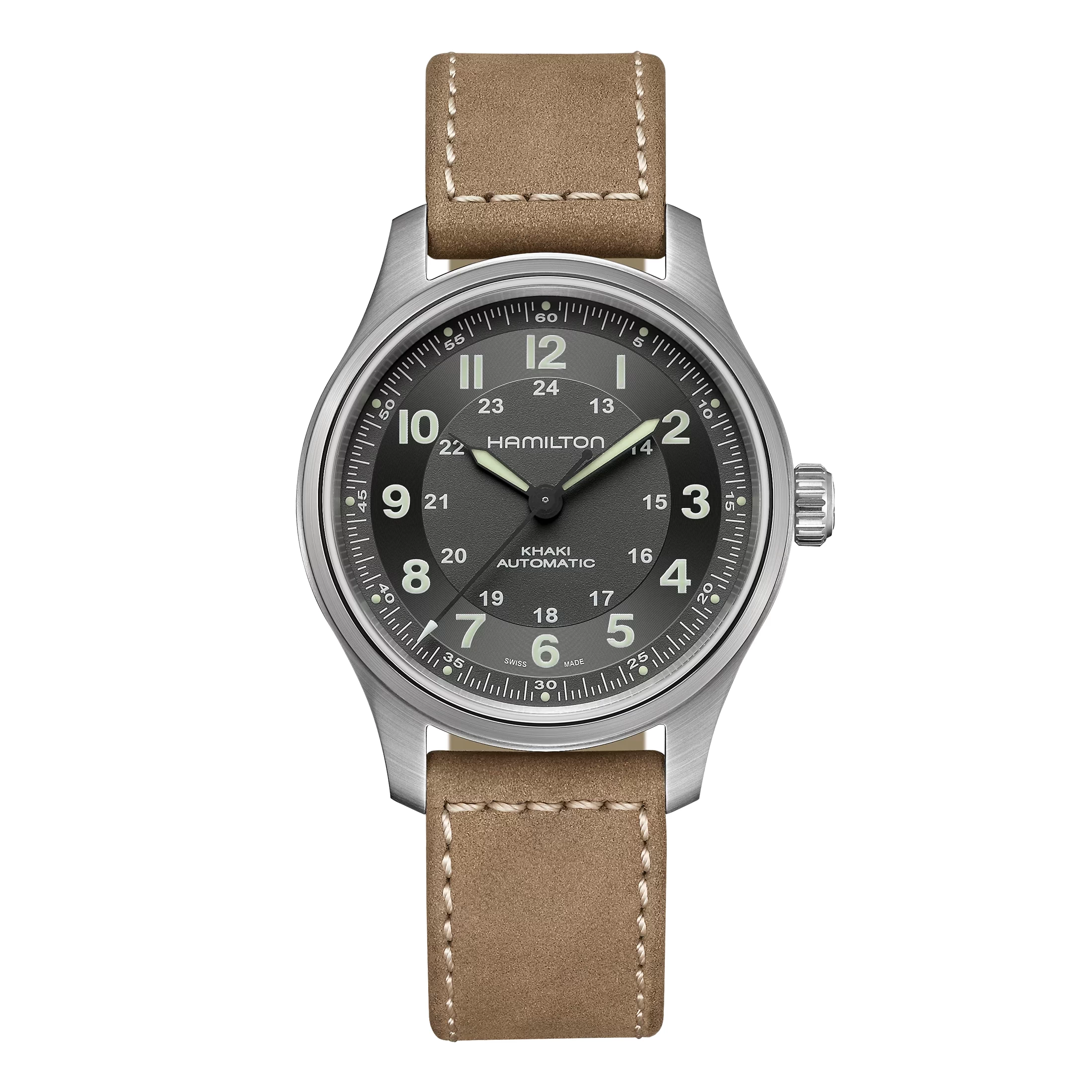 Reloj Hamilton Khaki Field Titanium Auto H70545550 de 42 mm visto en perspectiva con correa de cuero marrón