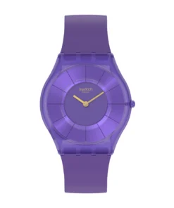 Swatch Skin Purple Time SS08V103 de frente: caja violeta traslúcida, esfera violeta y agujas doradas