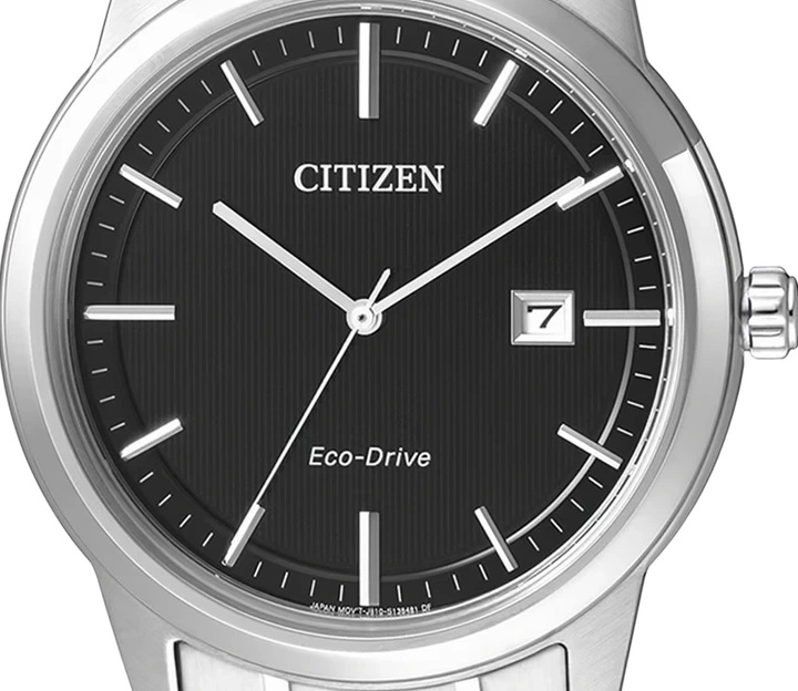 Esfera negra y calendario del Citizen AW1231-58E
